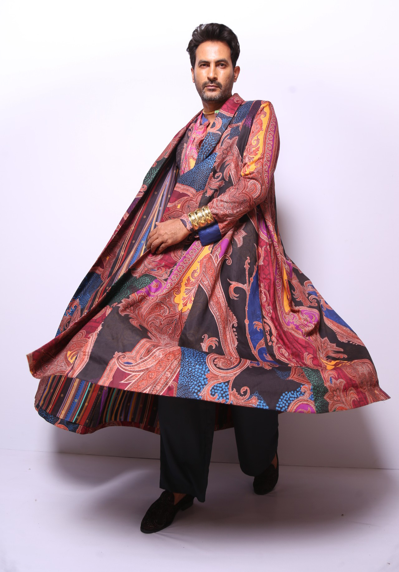 Model: Rakesh Chengappa
Brand: Sangria