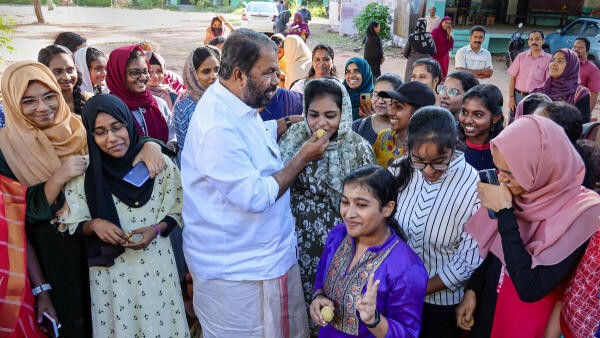 Hijab row: Kerala Education Minister offers support to girl for getting admission in any other school
