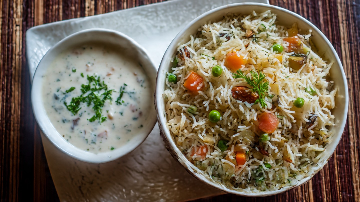 Stuffed parathas to vegetable-loaded Poha: Easy Indian dinner recipes ready in 30 minutes 