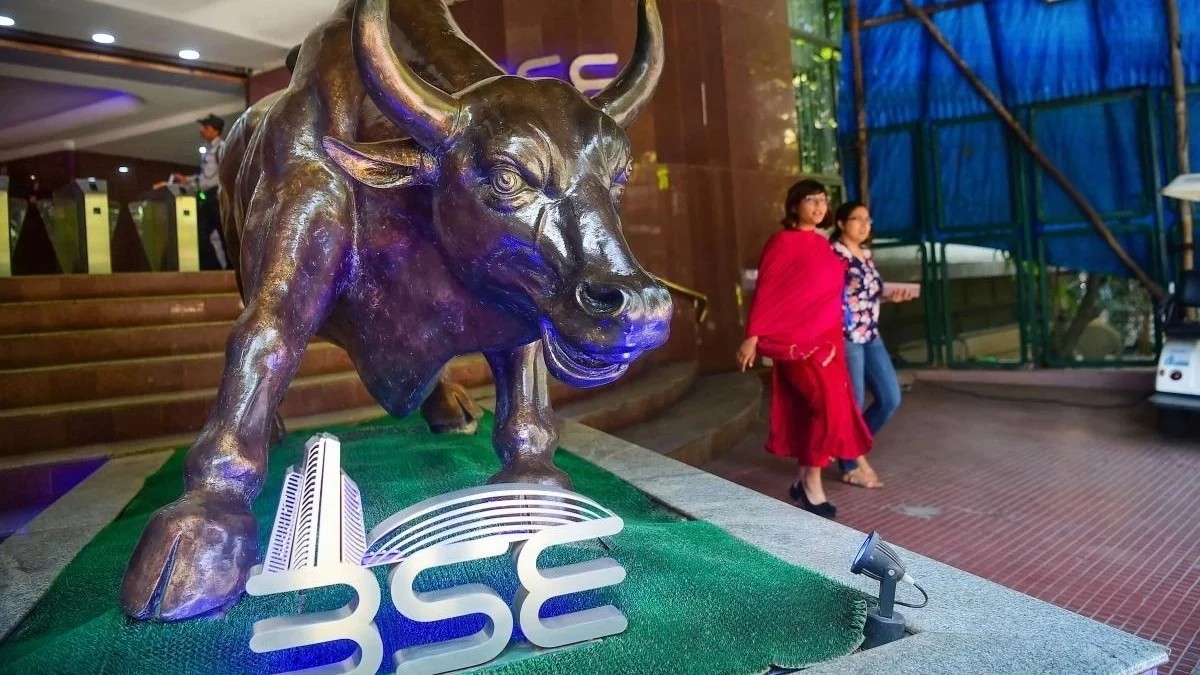 Stock markets snap 3-day slide; Sensex jumps 427 points on buying in metal, auto shares