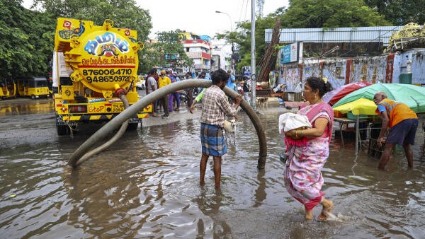 Northeast monsoon intensifies in Tamil Nadu, red alert issued for 5 districts