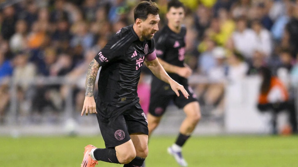 Lionel Messi extends Inter Miami contract to 2028