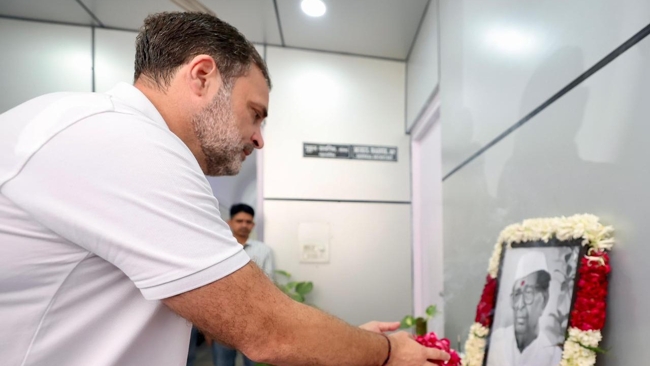 Congress resurrects memories of former chief Sitaram Kesri on his 25th death anniversary 