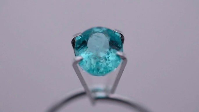 Paraiba Tourmaline, the jewel of the moment