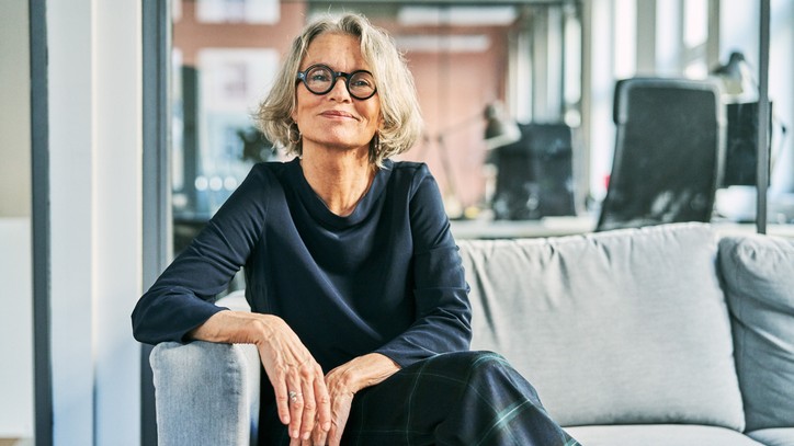 How a personal stylist can define your professional image