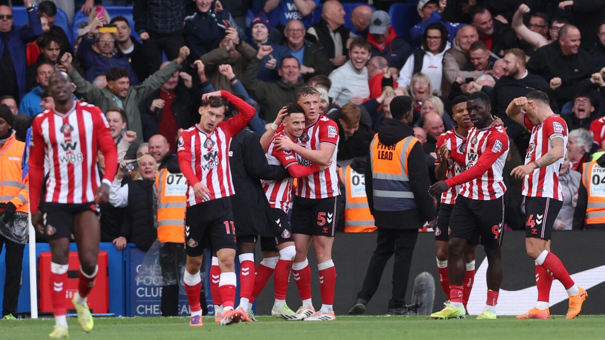 Sunderland stun Chelsea with 2-1 win at Stamford Bridge