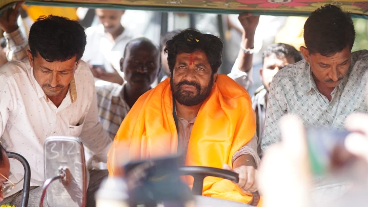 Activist Bacchu Kadu storms Nagpur with farmer's morcha, demands full loan waiver