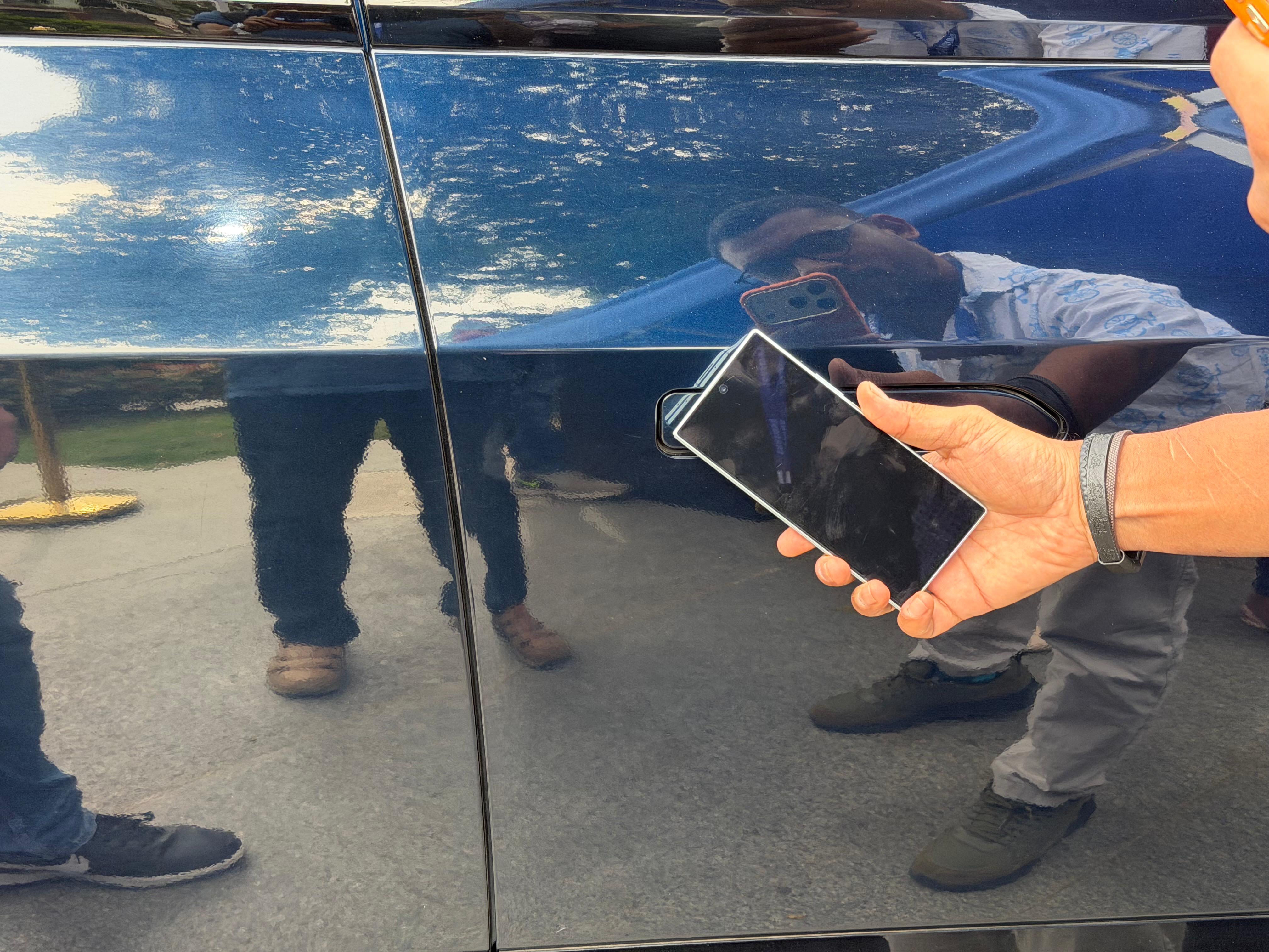 Samsung Digital Key will be able to unlock Mahindra Electric Origin cars BE 6, XEV X9 series even when the smartphone is off.