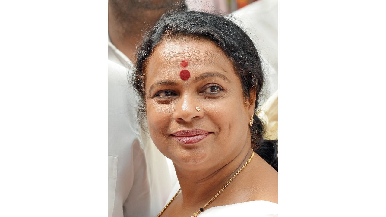 Umashri conferred with Dr Rajkumar Award 