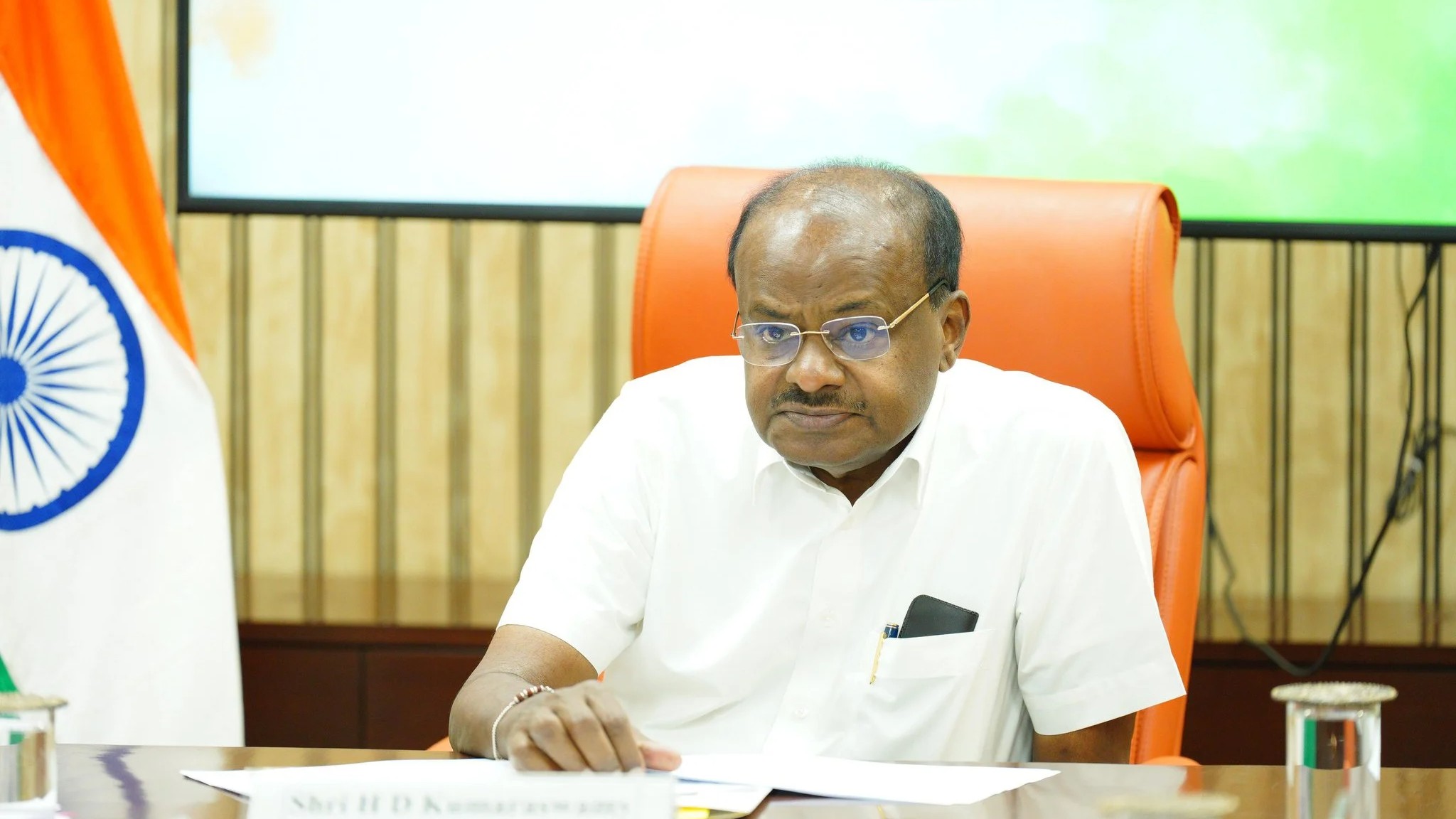 'Government trying to loot over 9,000 acres in the name of a township': Union Minister H D Kumaraswamy