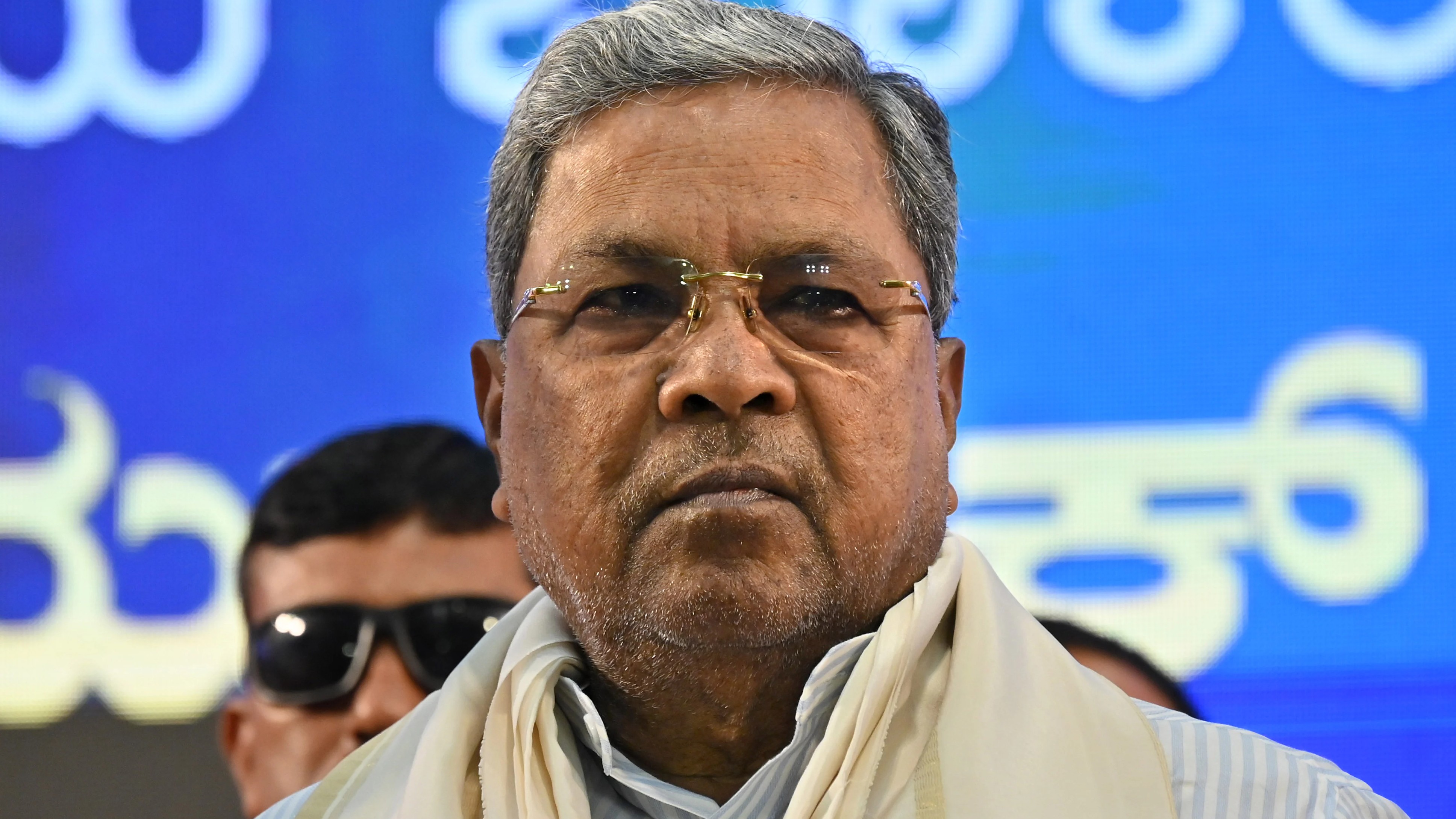 Congress top brass bides time amid Karnataka leadership tussle