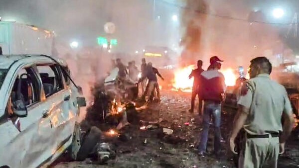 Delhi Blast: 8 Killed in Car Explosion Near Red Fort