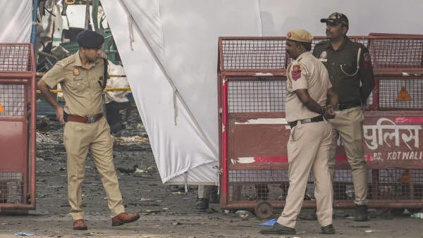 Delhi blast: Police on alert to trace red EcoSport car registered in name of Umar Nabi