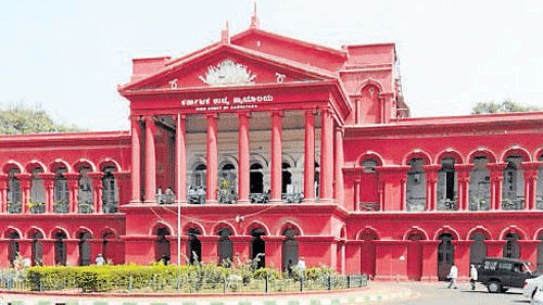 Karnataka High Court declines to stay CAT order quashing charge memo against IPS officer