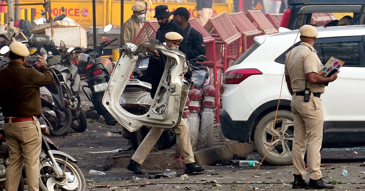 Red Fort Blast Probe: Delhi Police Detain 3, Including Two Al-Falah University Doctors; New FIRs Filed Against University