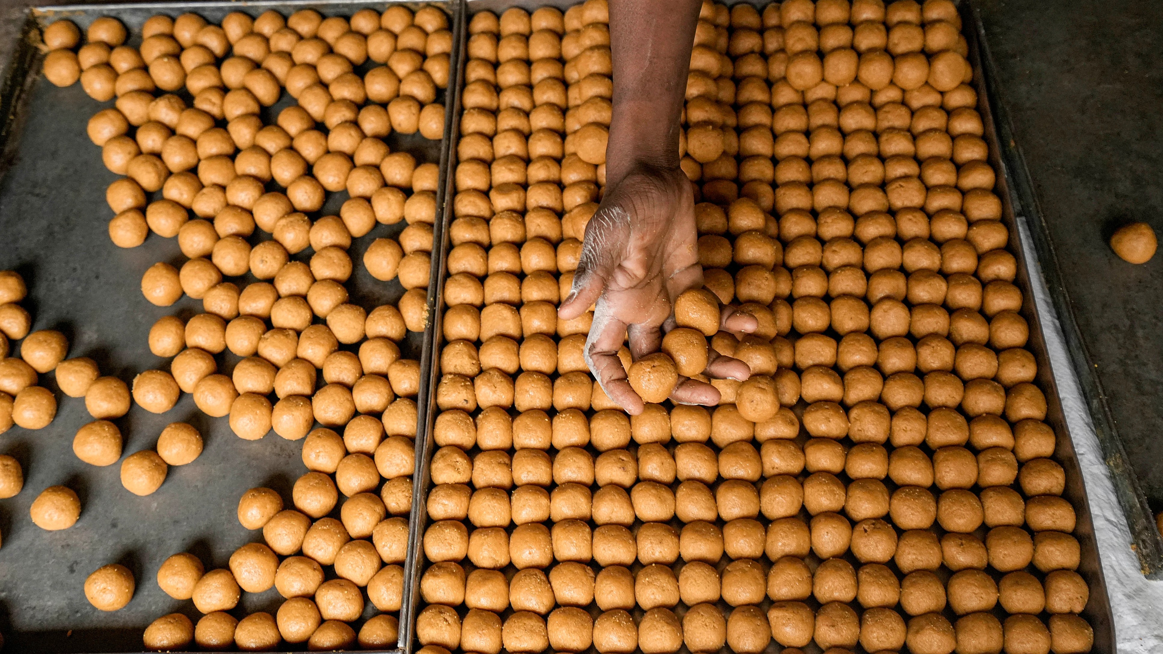Bihar Assembly Elections 2025 | BJP orders 501 kg of laddoos anticipating victory in Bihar polls