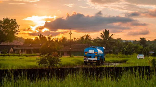 Karnataka: Driver accused of stealing 40 litres of petrol from tanker