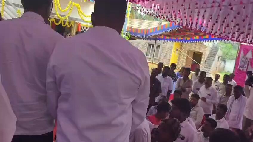 Watch | Karnataka Congress MLA 'slaps' party worker; later says 'was patting on the back'