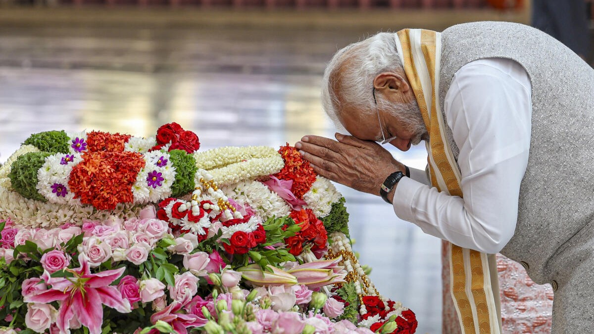 India News Spiritual Teachings: Modi Hails Satya Sai Baba
