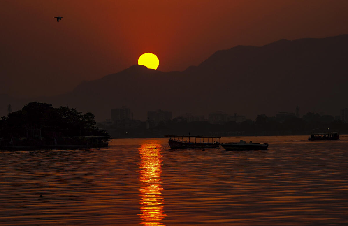 A view of sunset at the Anasagar Lake, in Ajmer.