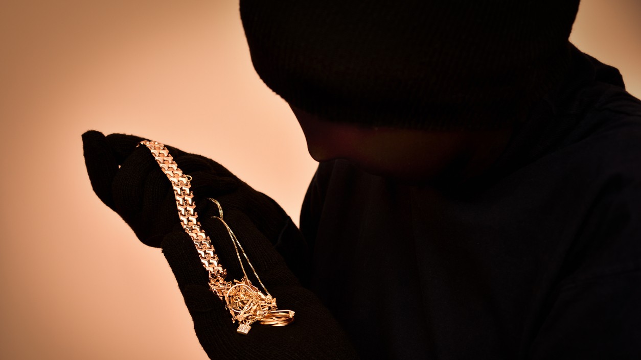 After Bengaluru ATM cash-van heist, fake ED officials loot jewellery worth Rs 3 cr in Hubballi