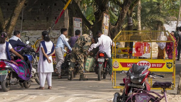Where history once flowed in, it now flows out: Bengal's Hakimpur sees rare reverse migration