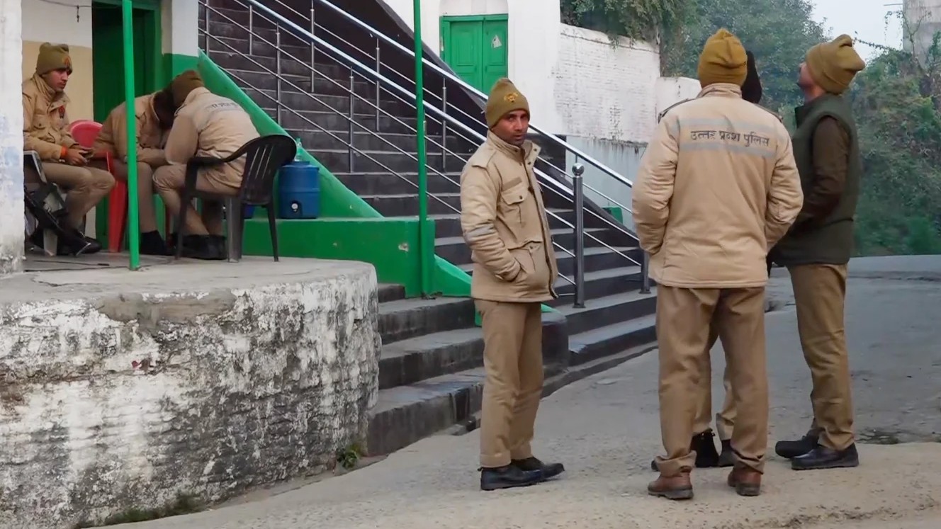 Watch | Uttar Pradesh Police 'script' events, instruct couple on how to narrate incident involving pistol 