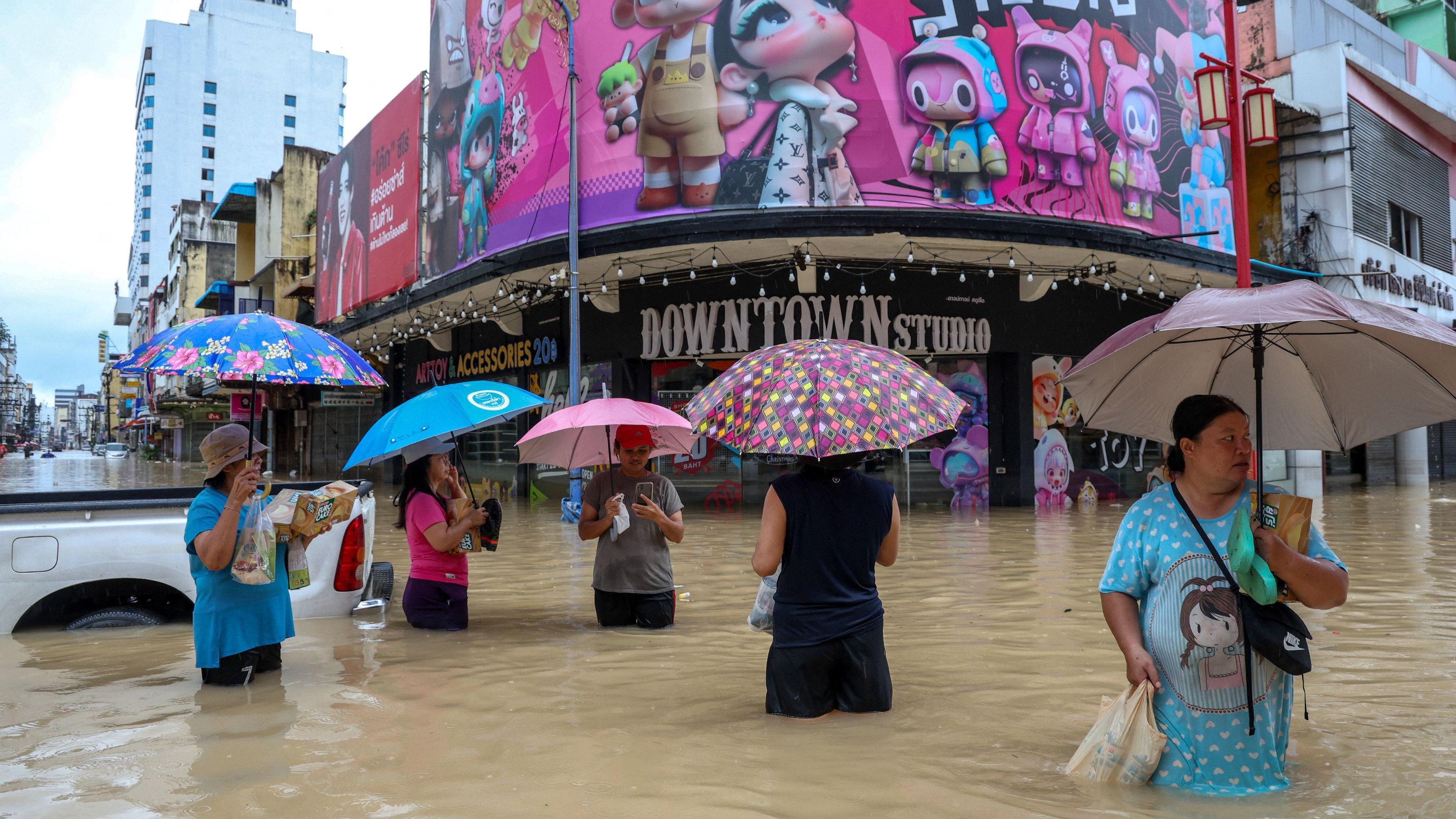 Over 30 killed as Thailand & Malaysia hit by 'once-in-300-Years' rain