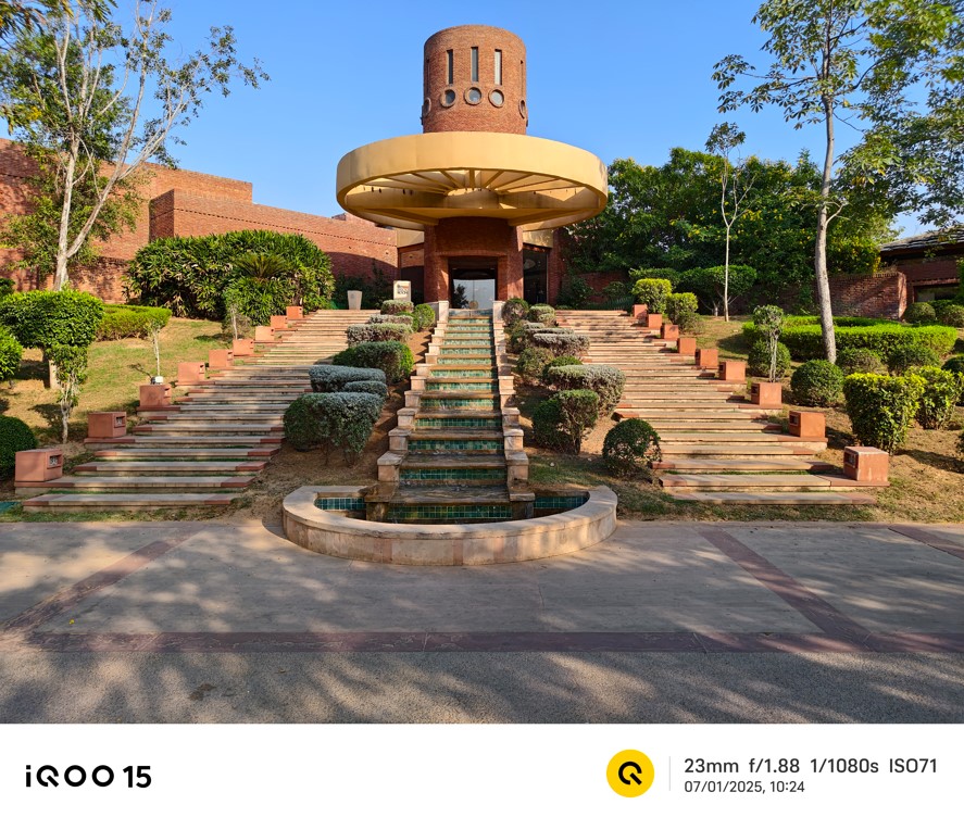 iQOO 15's camera sample.