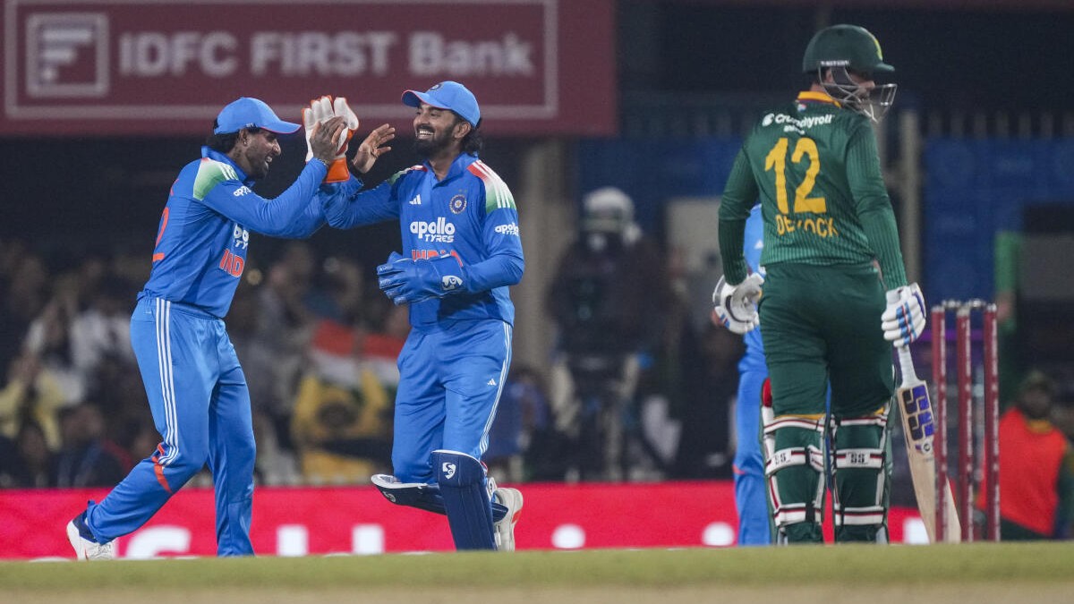 India beat South Africa by 17 runs in first ODI