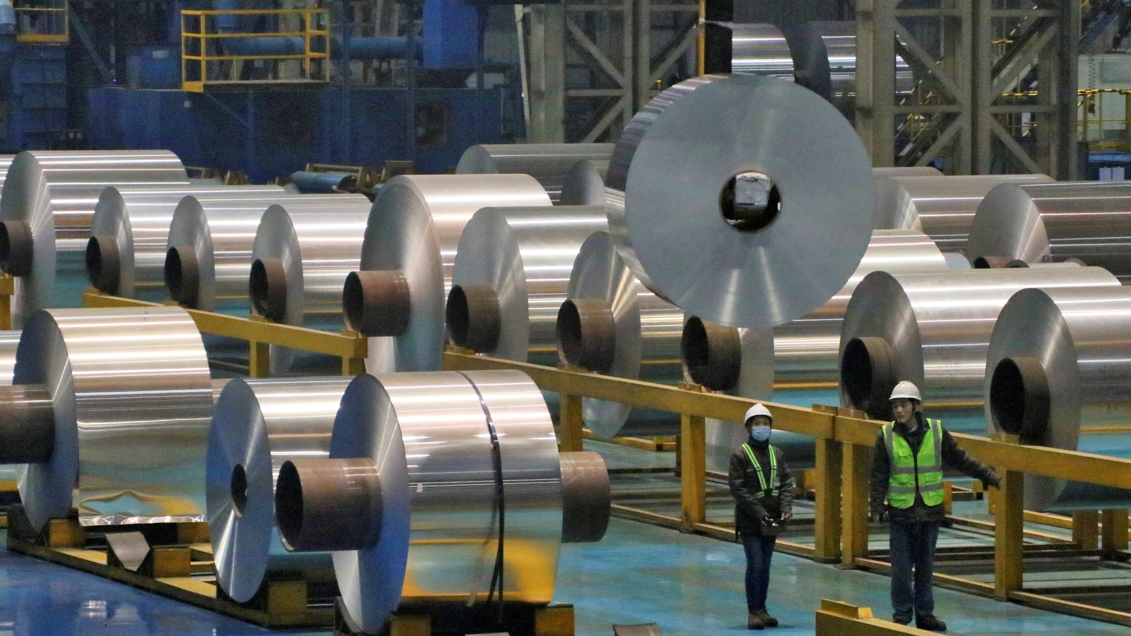 China November non-manufacturing activity contracts for first time in nearly three years