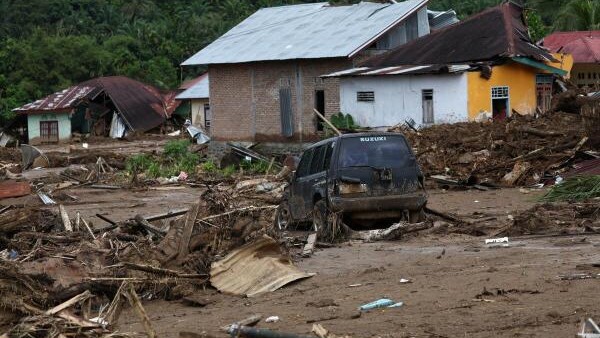 Flash floods in Indonesia's North Sulawesi kill 14, four still missing