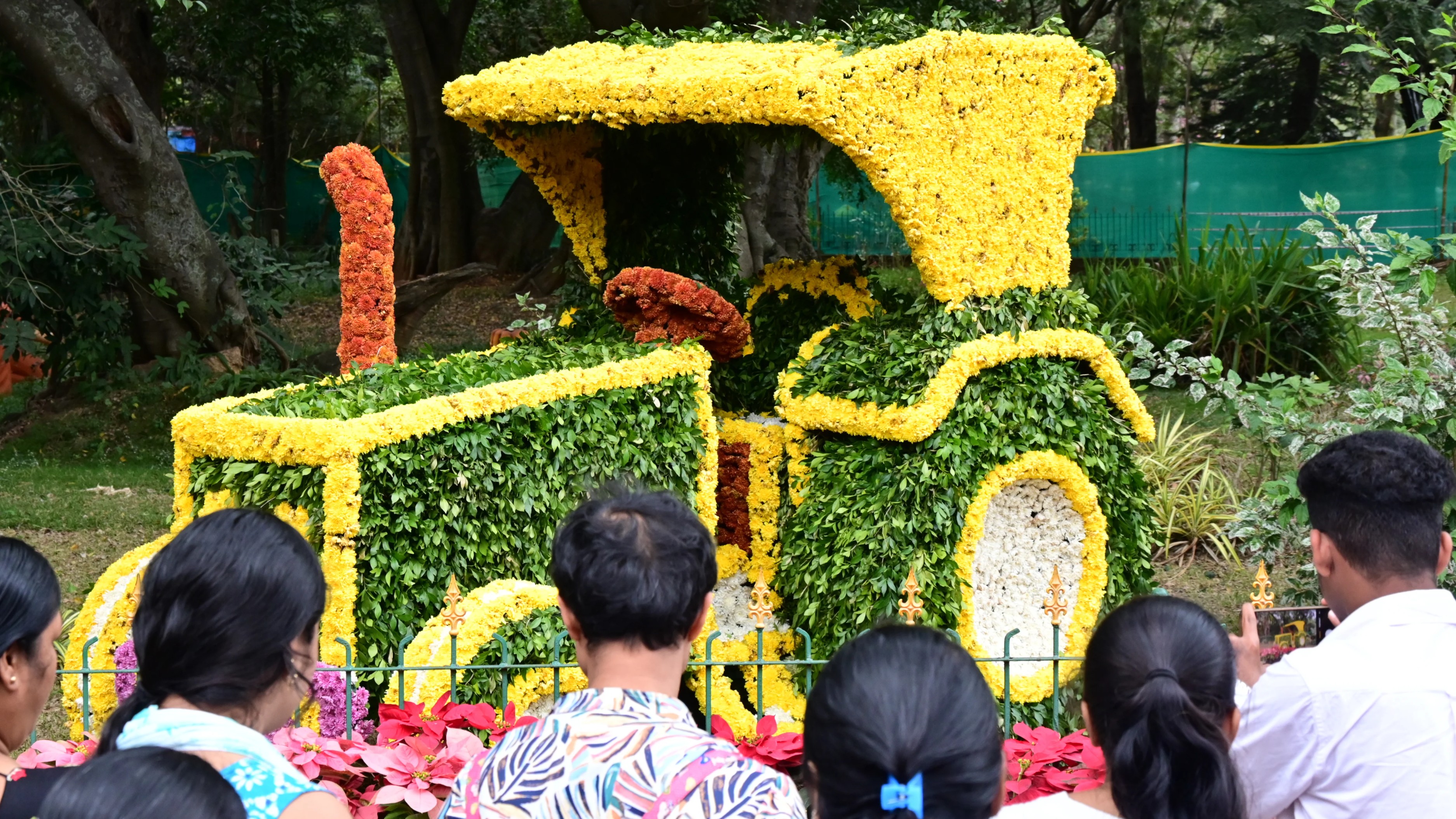 Bengaluru: Cubbon Park flower show draws large crowds