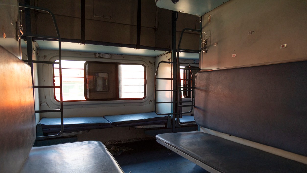 Upper berth, undivided