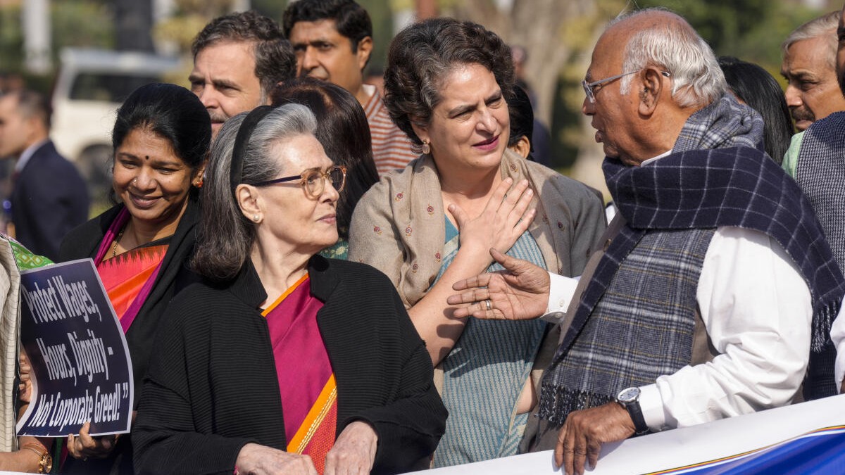Sonia Gandhi, Mallikarjun Kharge protest in Parliament complex against new Labour Codes