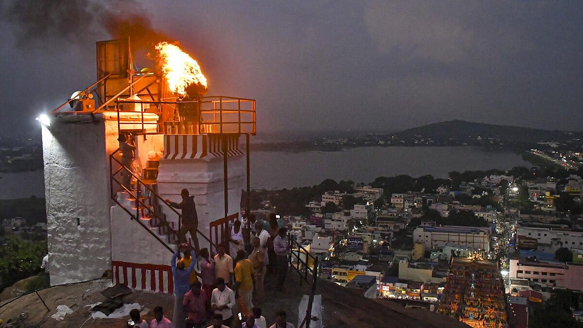 Deepam Row Madras HC: Lamp Lighting Upheld at Deepathoon