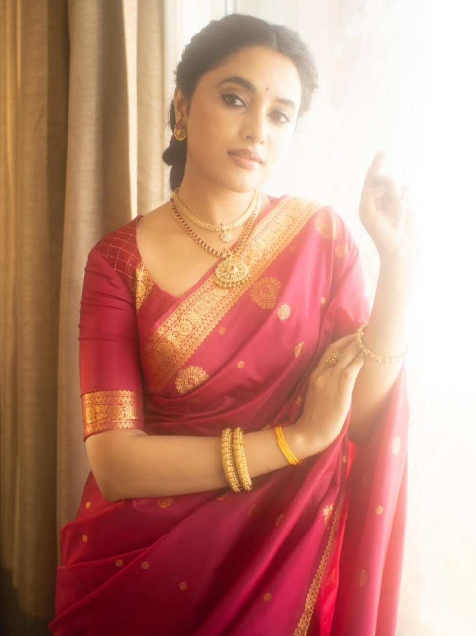 <div class="paragraphs"><p>Credit: Instagram/@priyankaamohanofficial</p></div>