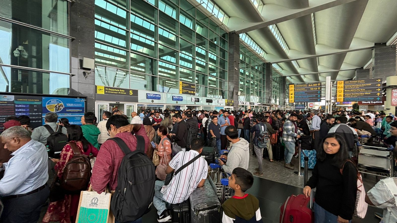 Over 100 IndiGo flights cancelled at Bengaluru airport, several at last minute