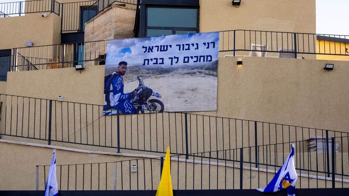 Mother of last Gaza hostage says Israel won't heal until he's back