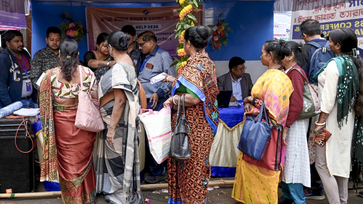 Amid SIR fears, Sonagachi sex workers throng EC camps; CEO vows no eligible voter will be excluded