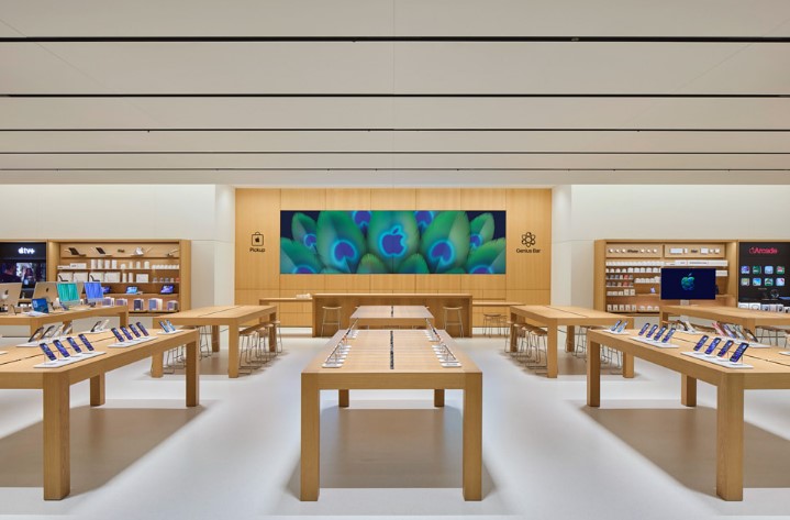 Apple Noida store.