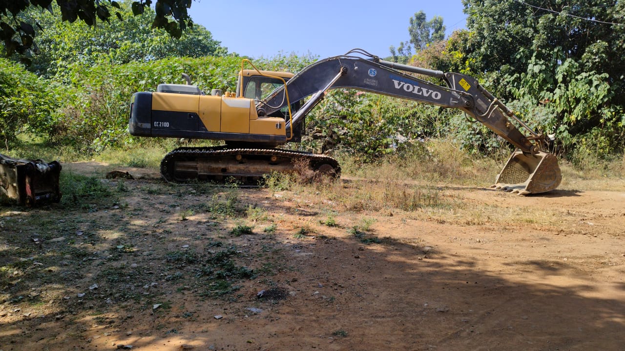 Bengaluru: JCBs move into Cantt heritage green site; activists fear trees will be axed