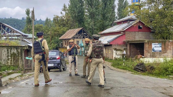 Policeman killed in encounter with terrorists in Jammu and Kashmir's Udhampur