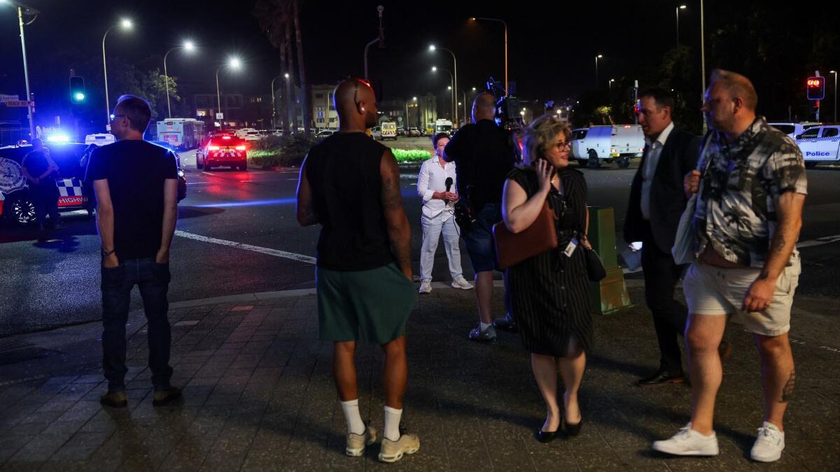 'Unspeakable tragedy': Residents react to mass shooting at Sydney's Bondi Beach 