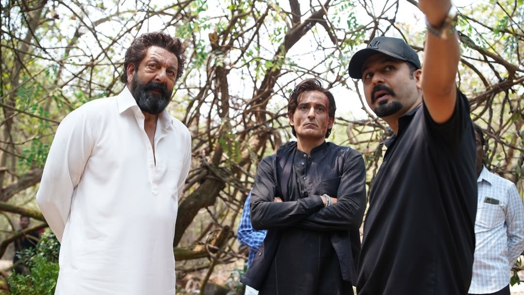 Sanjay Dutt and Akshaye Khanna on the sets of Dhurandhar.