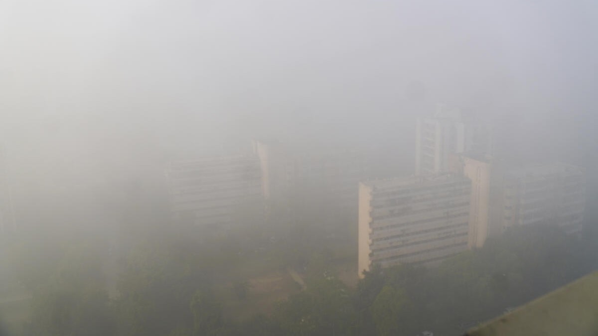 Delhi's air quality 'very poor', haze persists