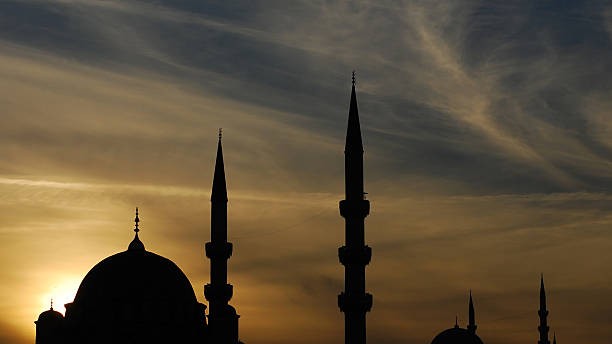 BJP, Congress members spar over 'loud Azaan from mosques' in Karnataka