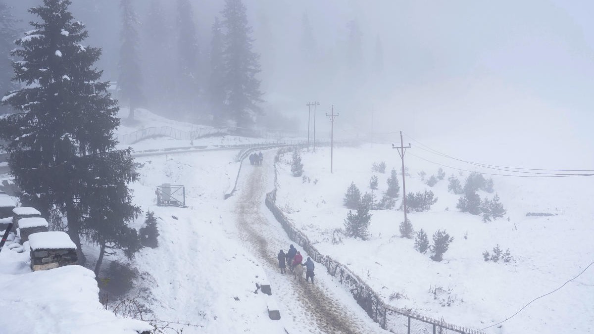Kashmir’s winter tourism waits for snow after Pahalgam shock