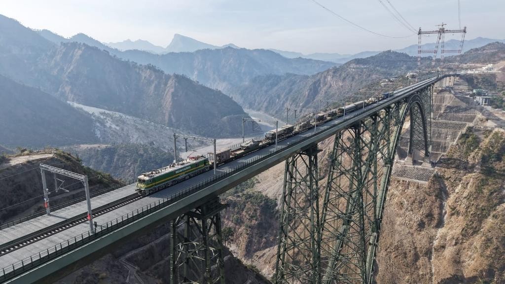 Indian Army tests rail-based movement of tanks, artillery in Kashmir