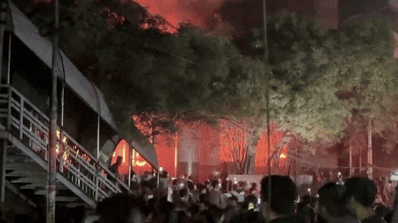 Dhaka rocked by unrest over Sharif Osman Hadi's death: Protests erupt across Bangladesh; media houses torched